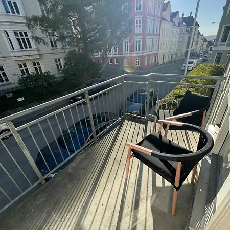 Appartement Flott Leilighet I Sentrum *